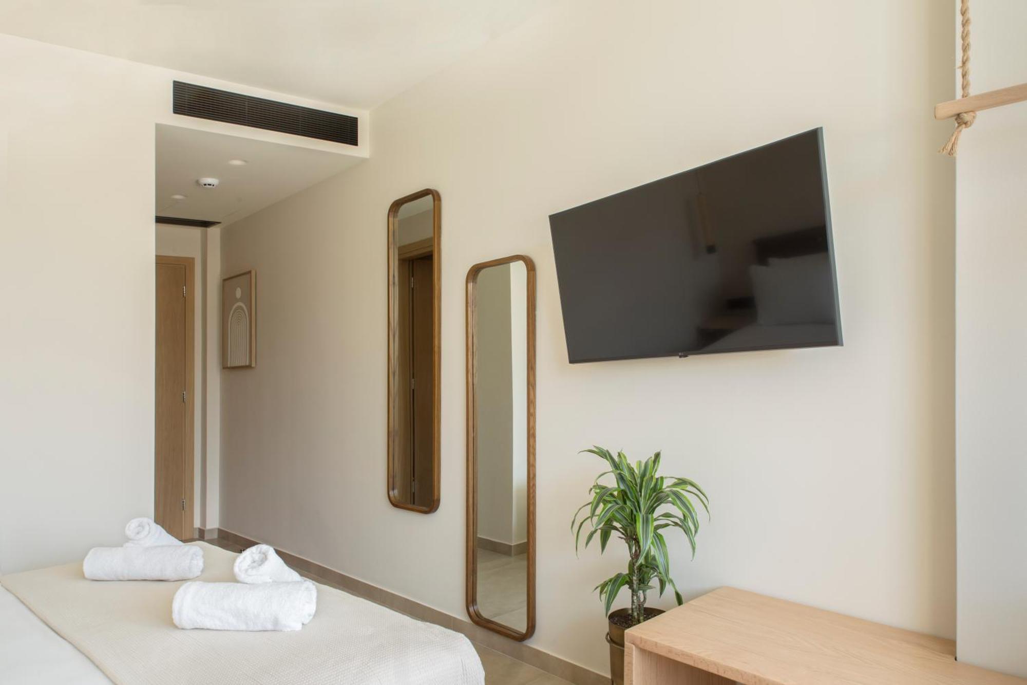 Living Stone Condo Hotel เอเธนส์ ภายนอก รูปภาพ