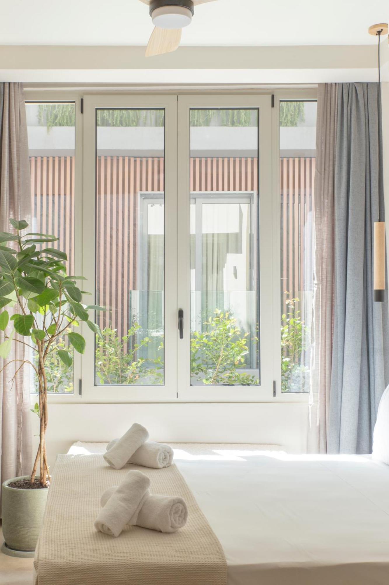 Living Stone Condo Hotel เอเธนส์ ภายนอก รูปภาพ